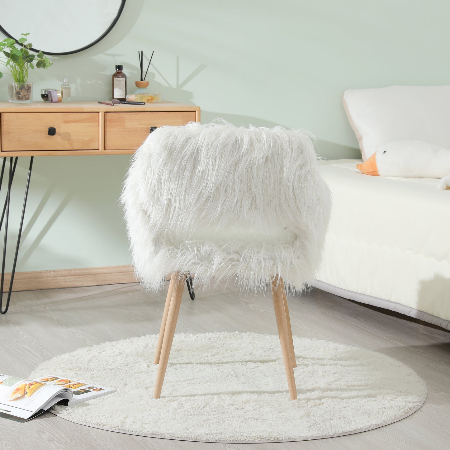 WHITE Faux Fur Chair