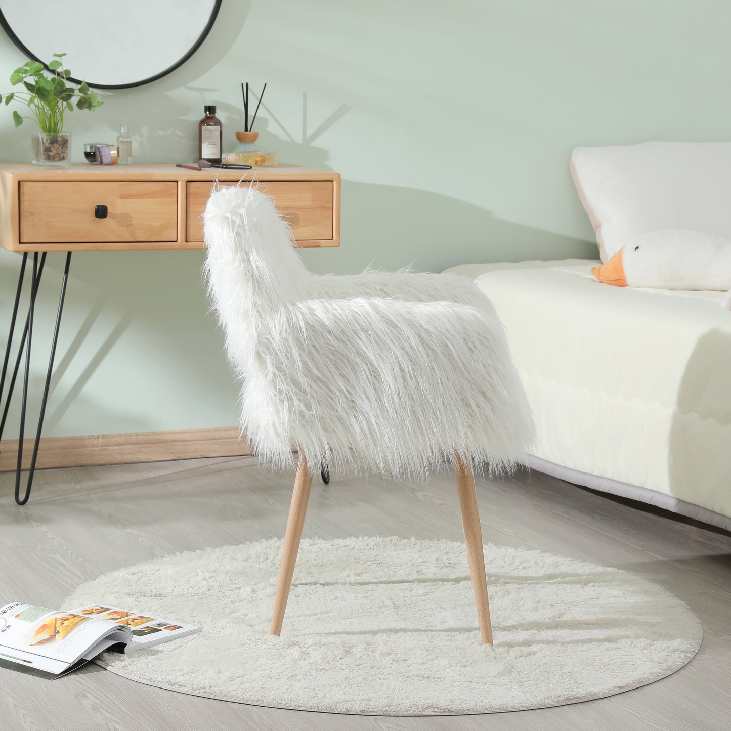 WHITE Faux Fur Chair